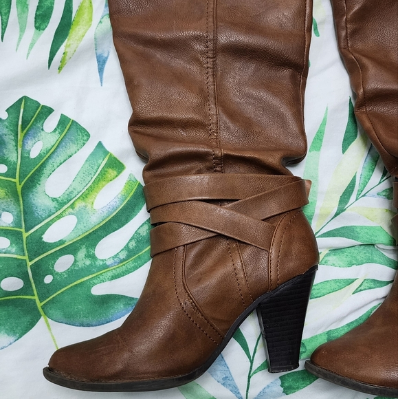 Brown Knee-high Boots - Picture 5 of 10
